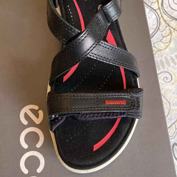Ecco Black Bluma Flat White Heeled Top 2-Strap Velcro Sandals - Sz 6-6.5 - Picture 10 of 13
